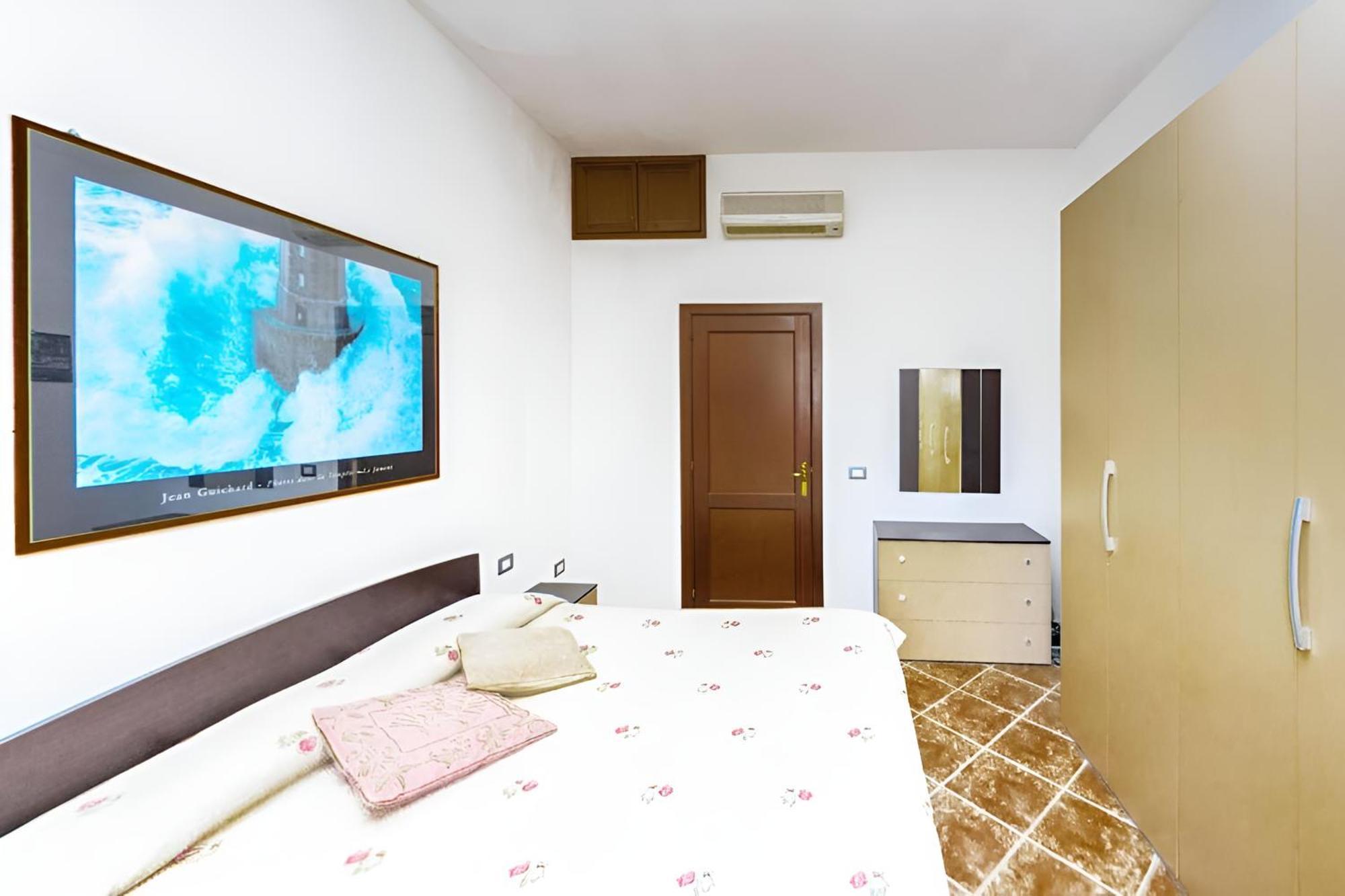 Splendido Appartamento In Pieno Centro Dell'Isola La Maddalena  Exteriér fotografie